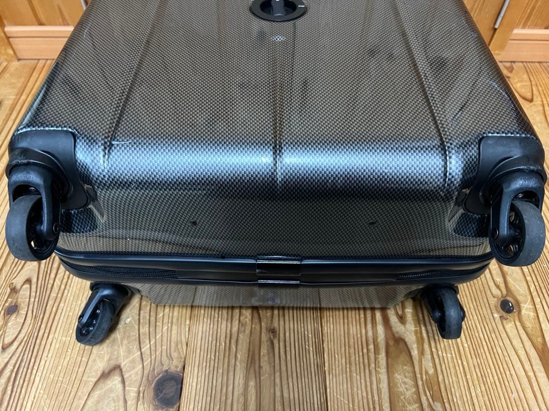 キャリーケース（機内持ち込み）28L・TSAロック・ワールドトラベラー