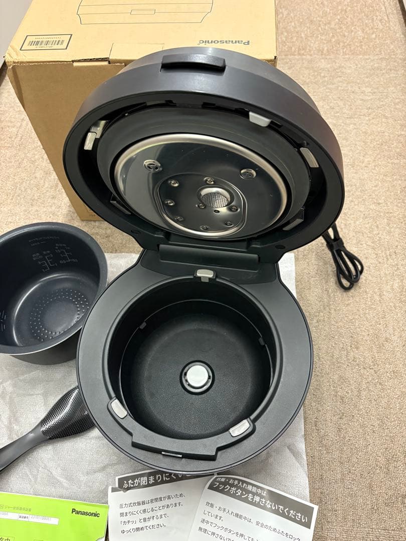 【極美品】Panasonic SR-V10BA-K ブラック 5.5合 炊飯器