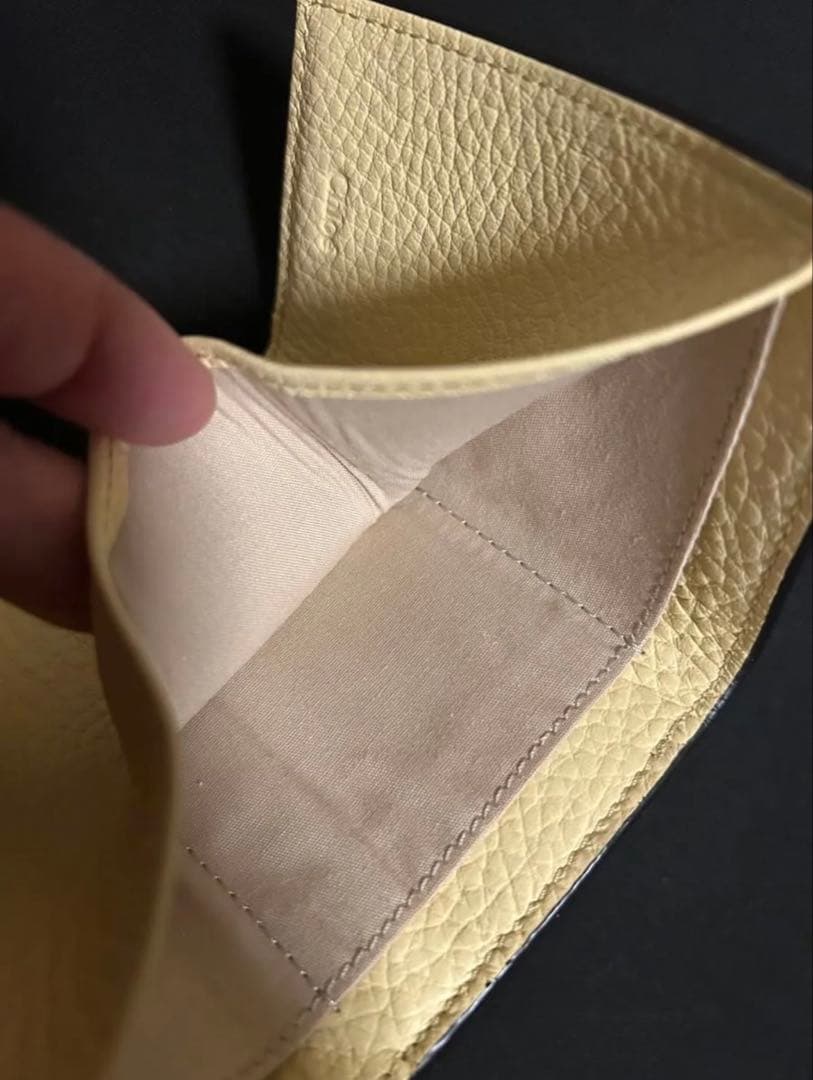 Chloeクロエ アルファベット トリフォールドウォレット ソフティイエロー