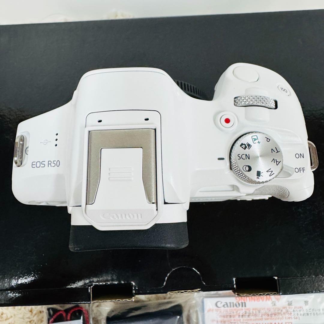 展示品 Canon EOS R50 ダブルズームキット EOSR50WH-WZK