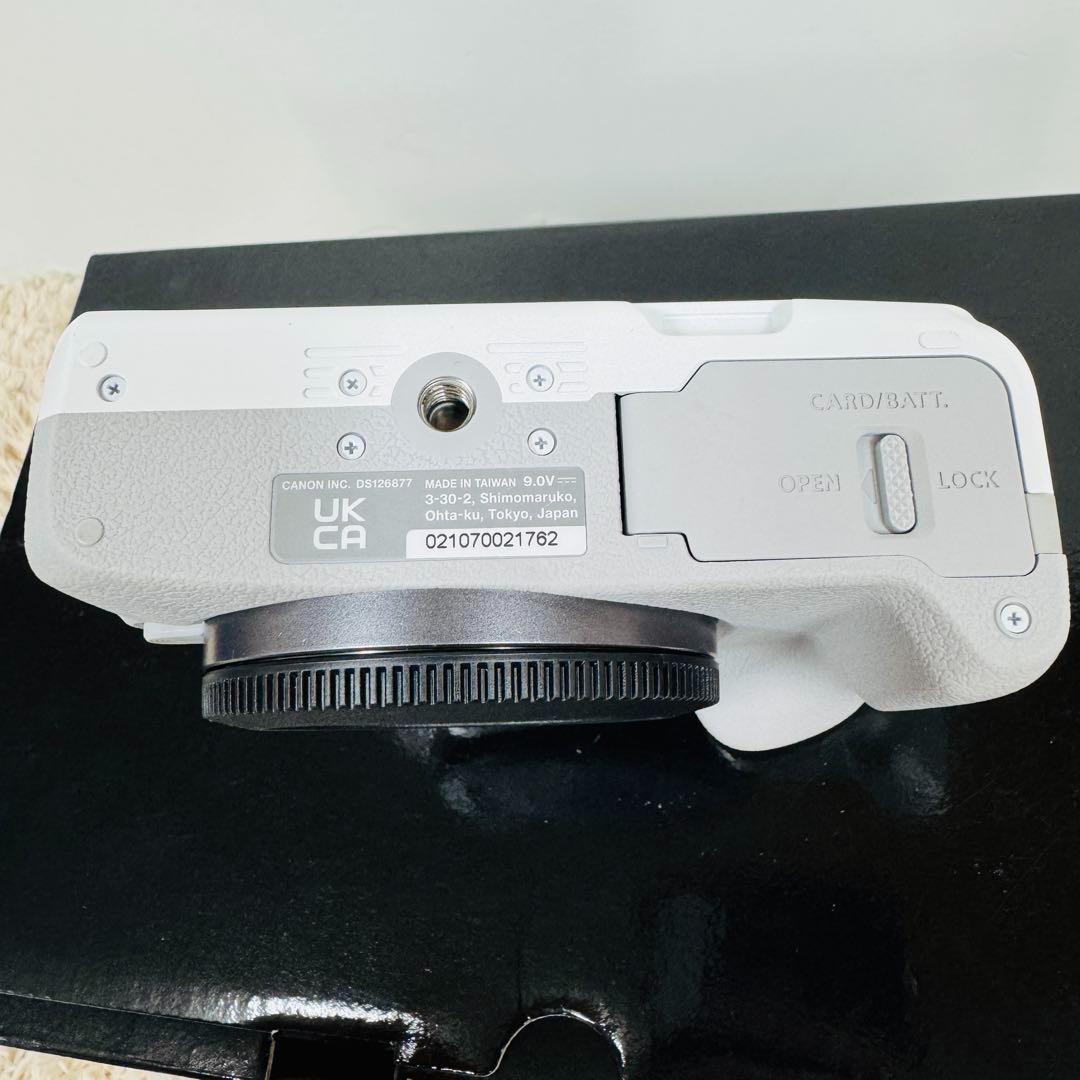 展示品 Canon EOS R50 ダブルズームキット EOSR50WH-WZK