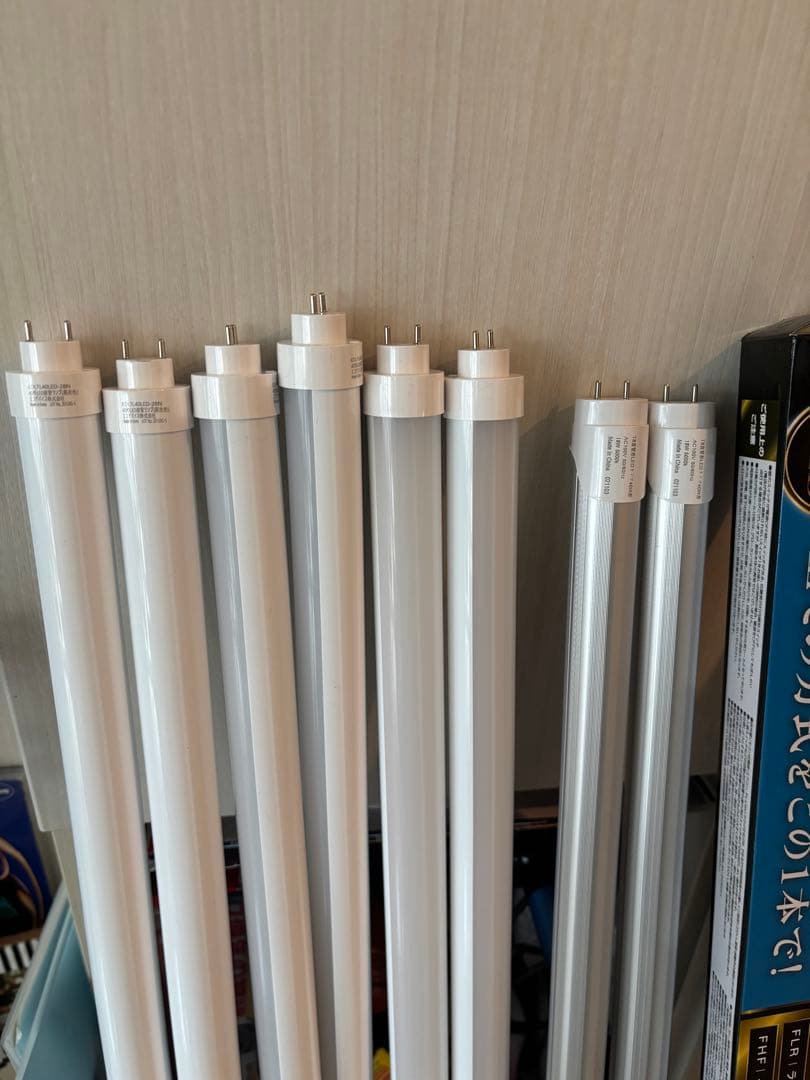 40形LED直管ランプ　形8本　EDLTLーLEDx6本と＋2本計8本セット2種