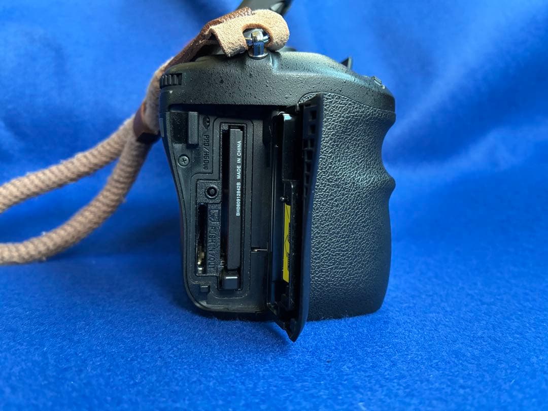 【セット】SONY α700 + 単焦点 ＋ バッテリー2個＋充電器