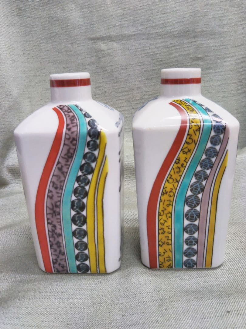 九谷焼　武腰潤　色絵角徳利　花瓶　春夏