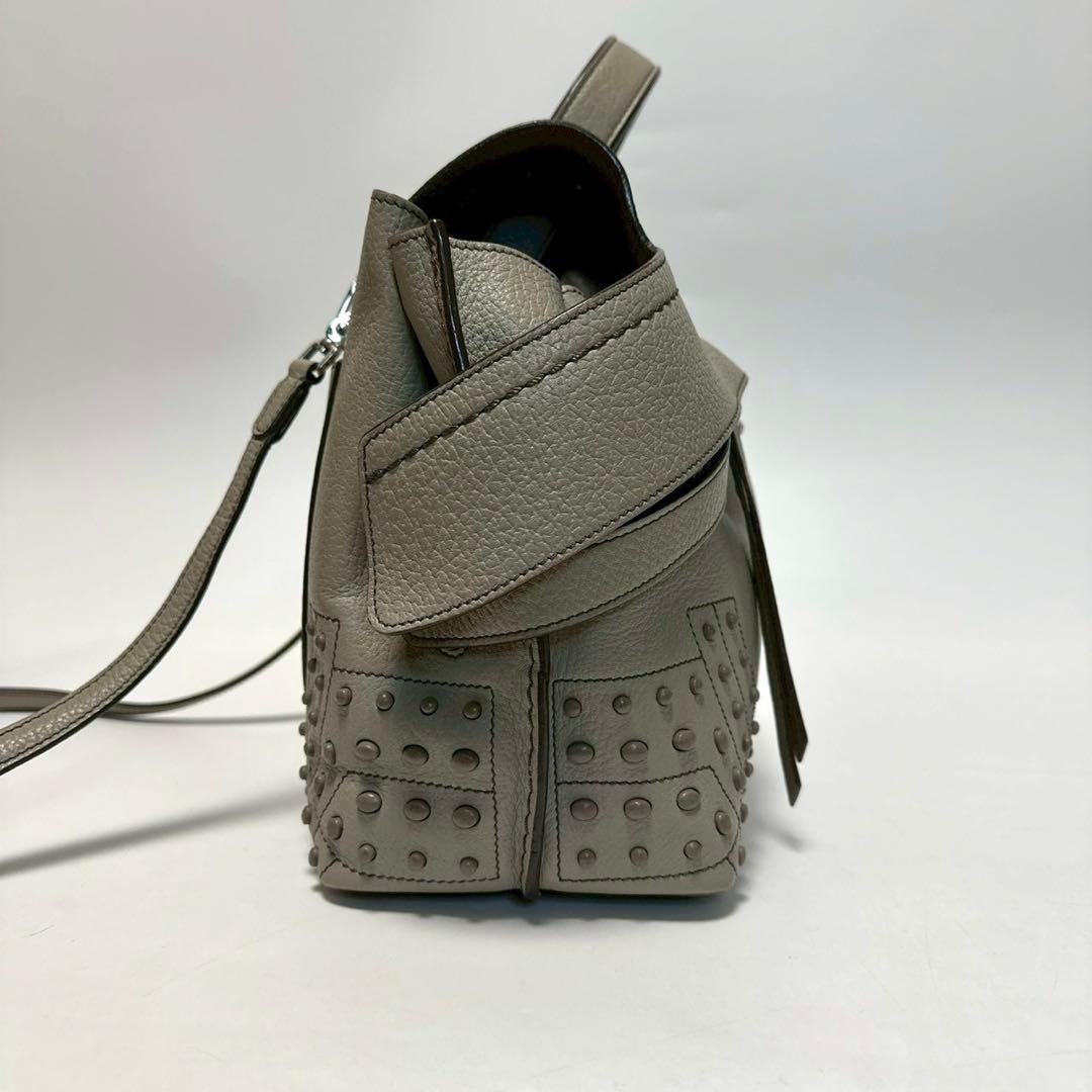 u75【美品】保存袋付　トッズ　ウェーブ　スタッズ　レザー　2wayショルダー.