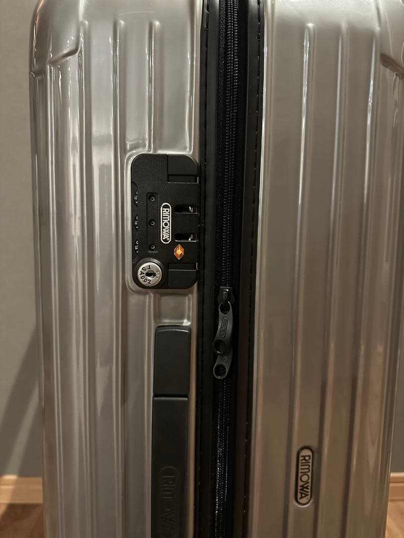 【美品】RIMOWA リモワ 82Lシルバー キャリーケース 4輪 タグ付き