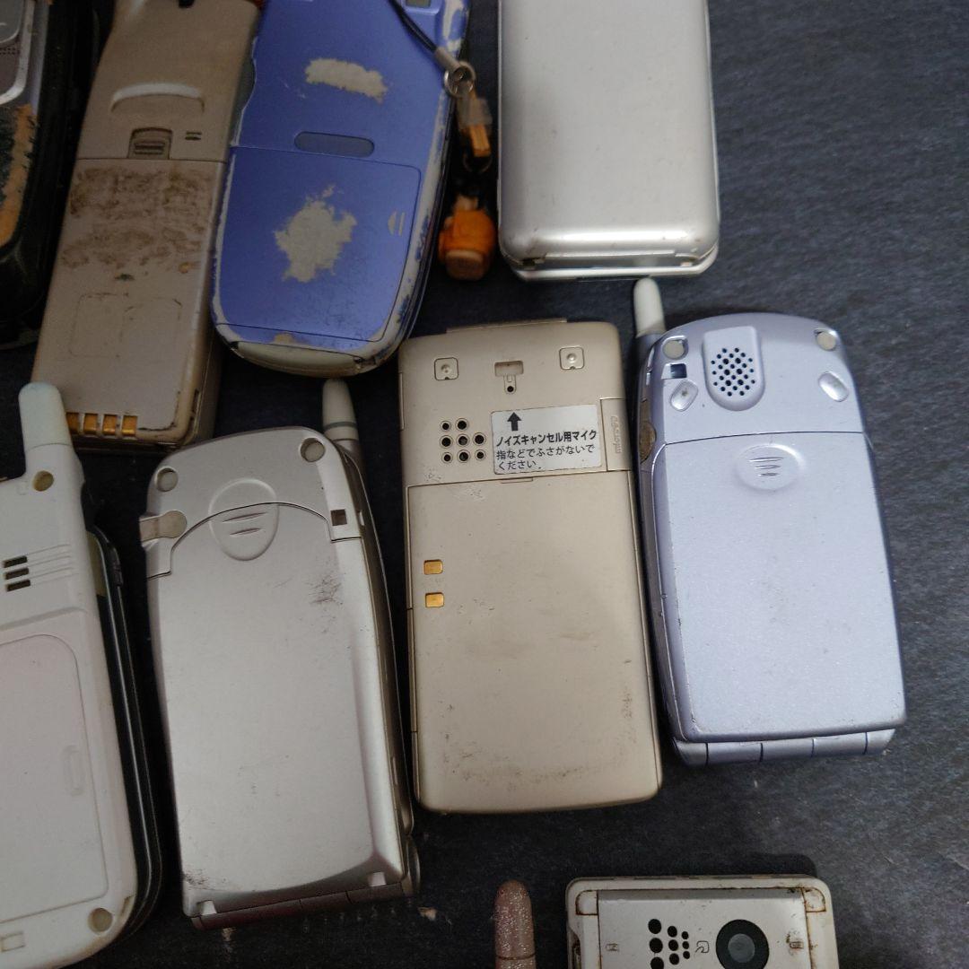 ①ジャンク ガラケー 現状渡し 部品取り 22個 まとめ