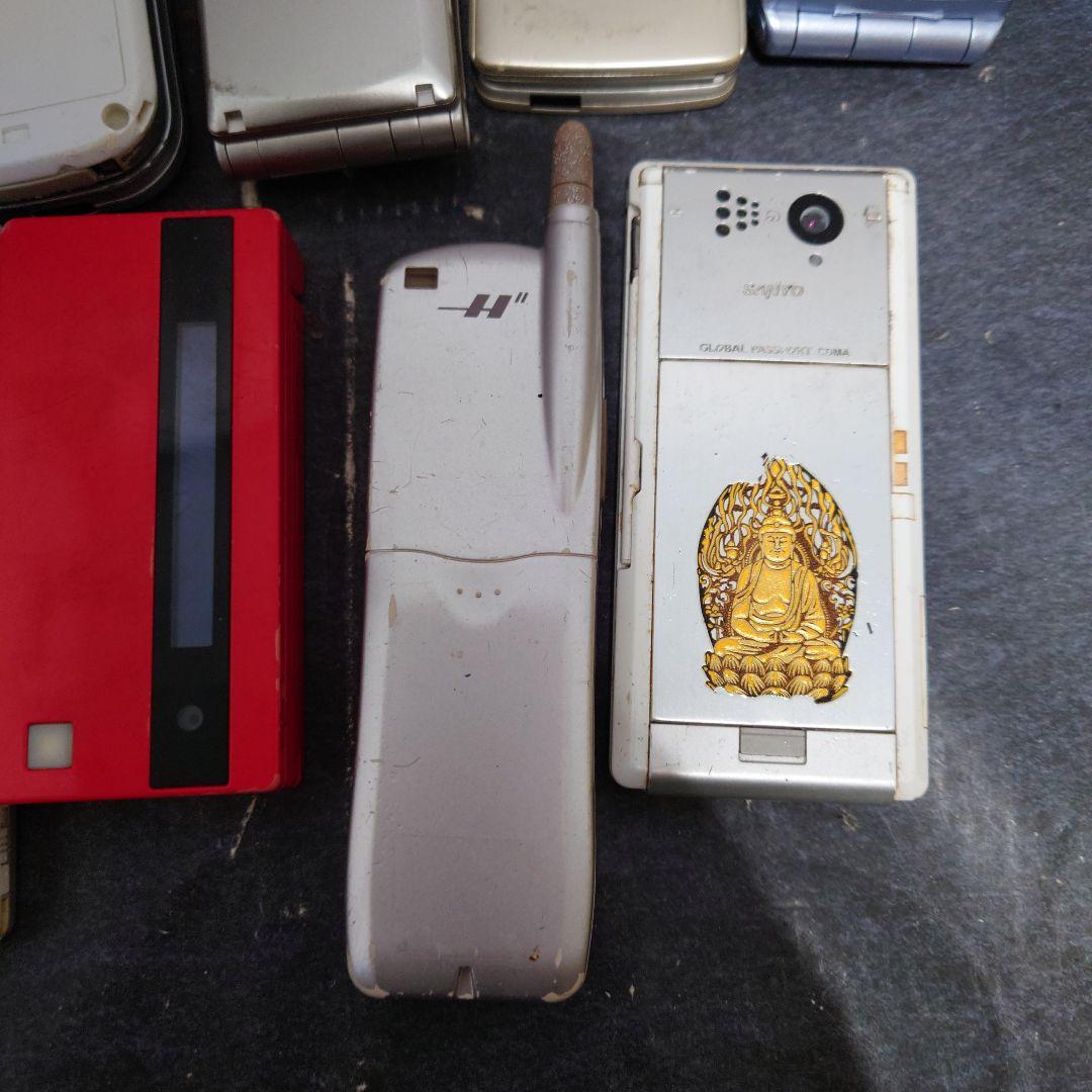 ①ジャンク ガラケー 現状渡し 部品取り 22個 まとめ