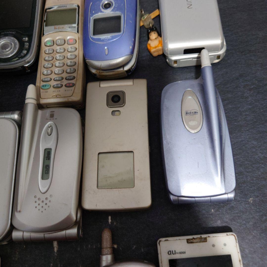 ①ジャンク ガラケー 現状渡し 部品取り 22個 まとめ