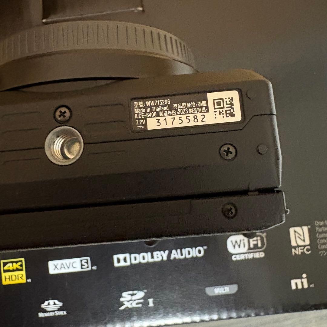 1,903ショット! SONY α6400 ボディ 本体 極上品 液晶保護付