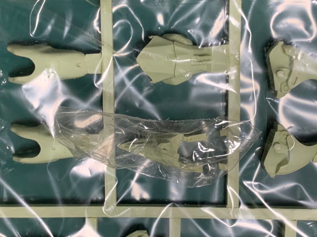 ボークス 1/100 FSS レッドミラージュ•ジョーカー3100