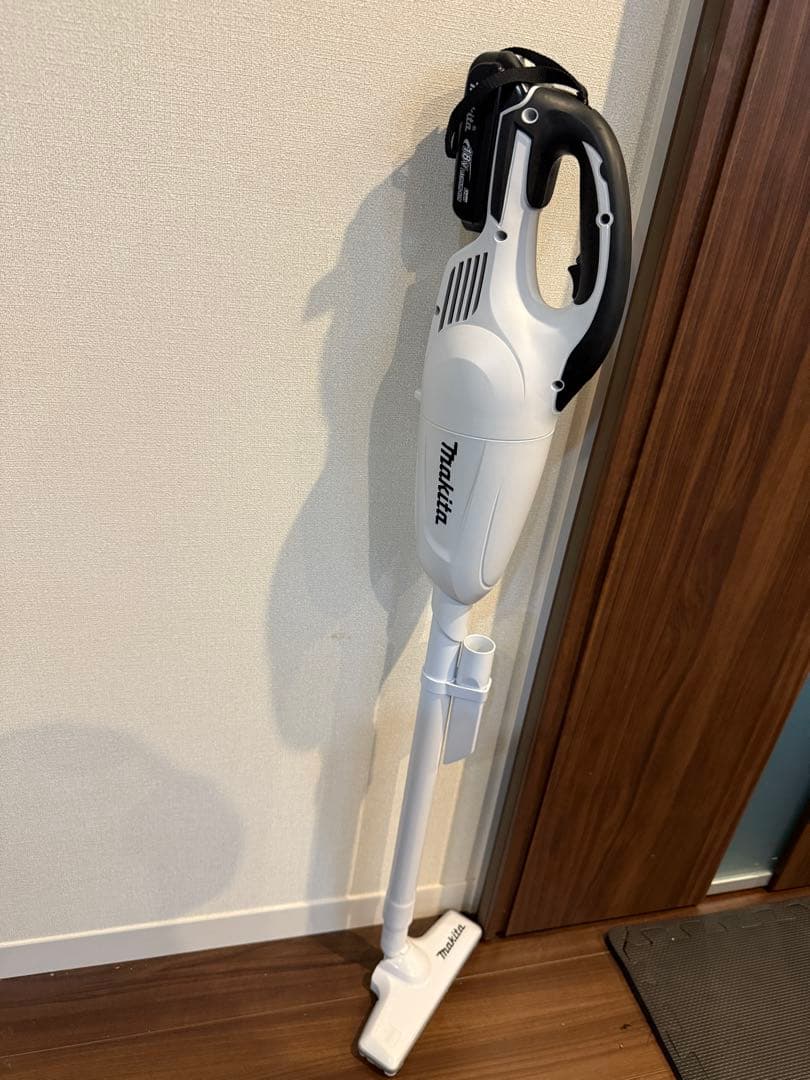 マキタ スティッククリーナー ホワイトCL180FD【バッテリー付】