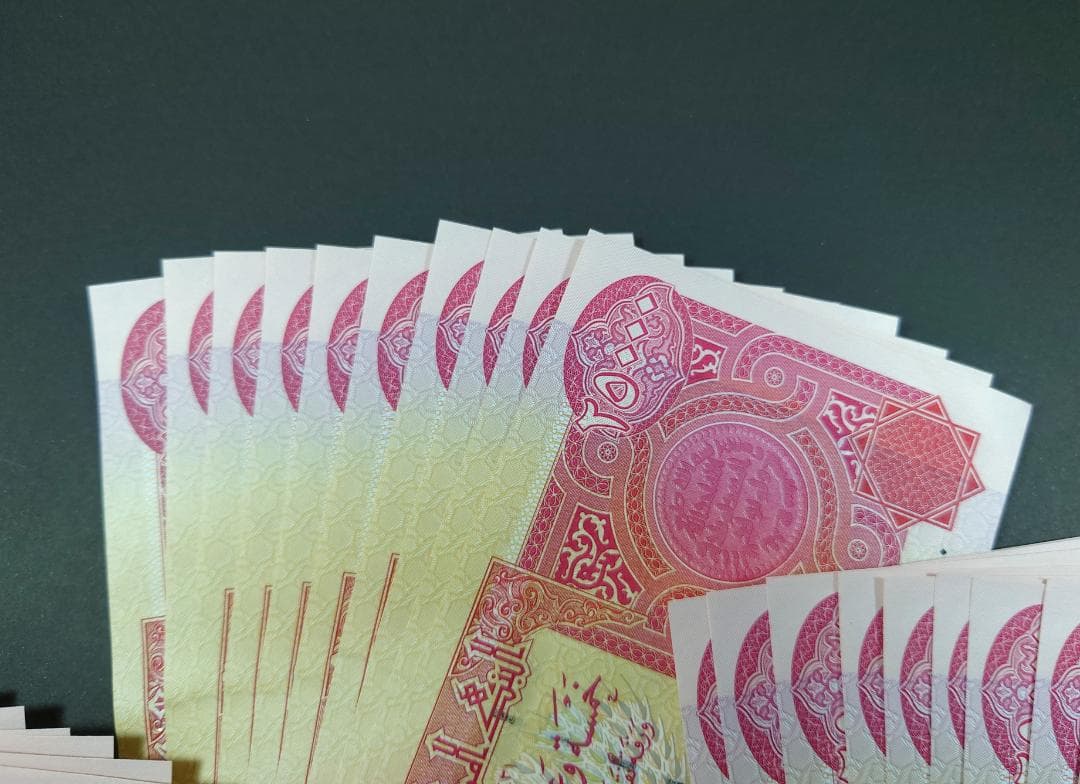 イラクディナール25000紙幣 30枚　⑥