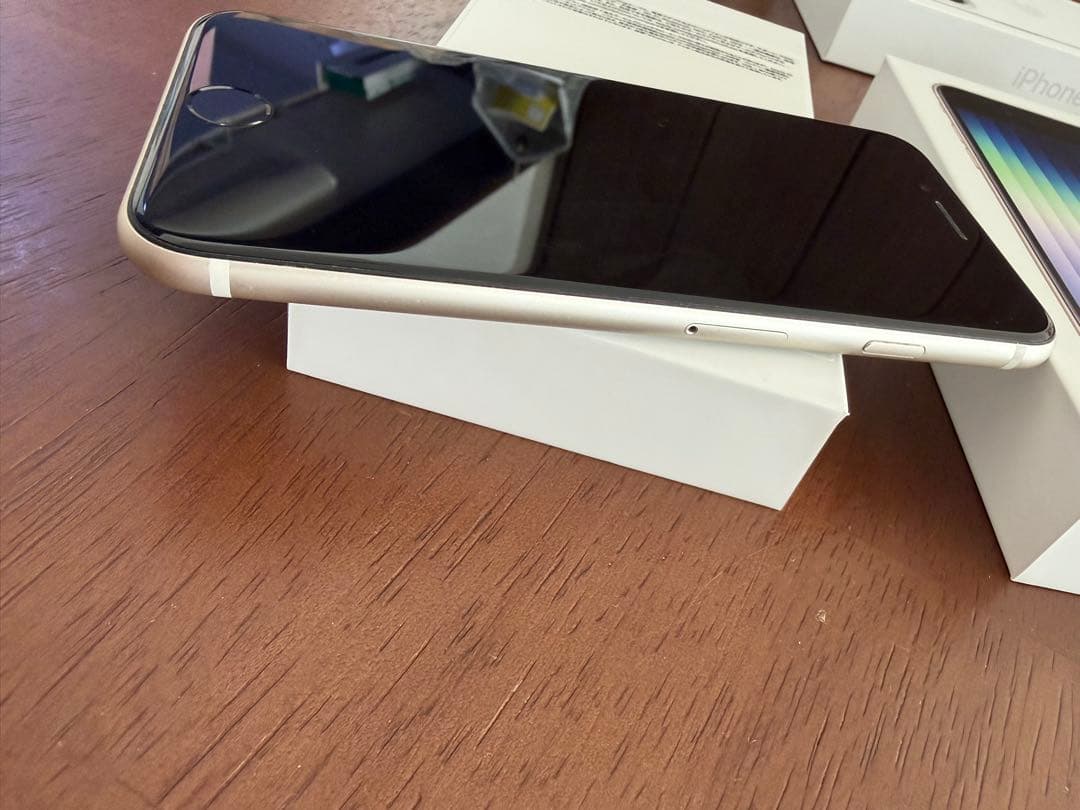 Apple iPhone SE (第3世代) SIMフリー 128GB