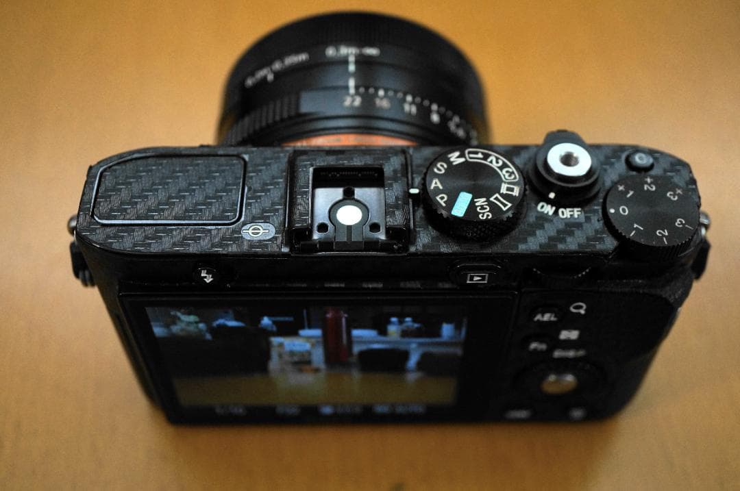 DSC-RX1 　保護ステッカー、予備バッテリー付き