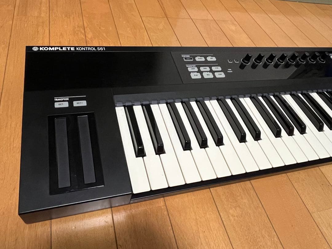 【お買い得】KOMPLETE KONTROL S61