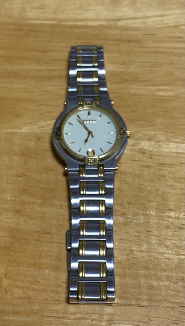 良品 GUCCI 腕時計 9000 M クオーツ デイト