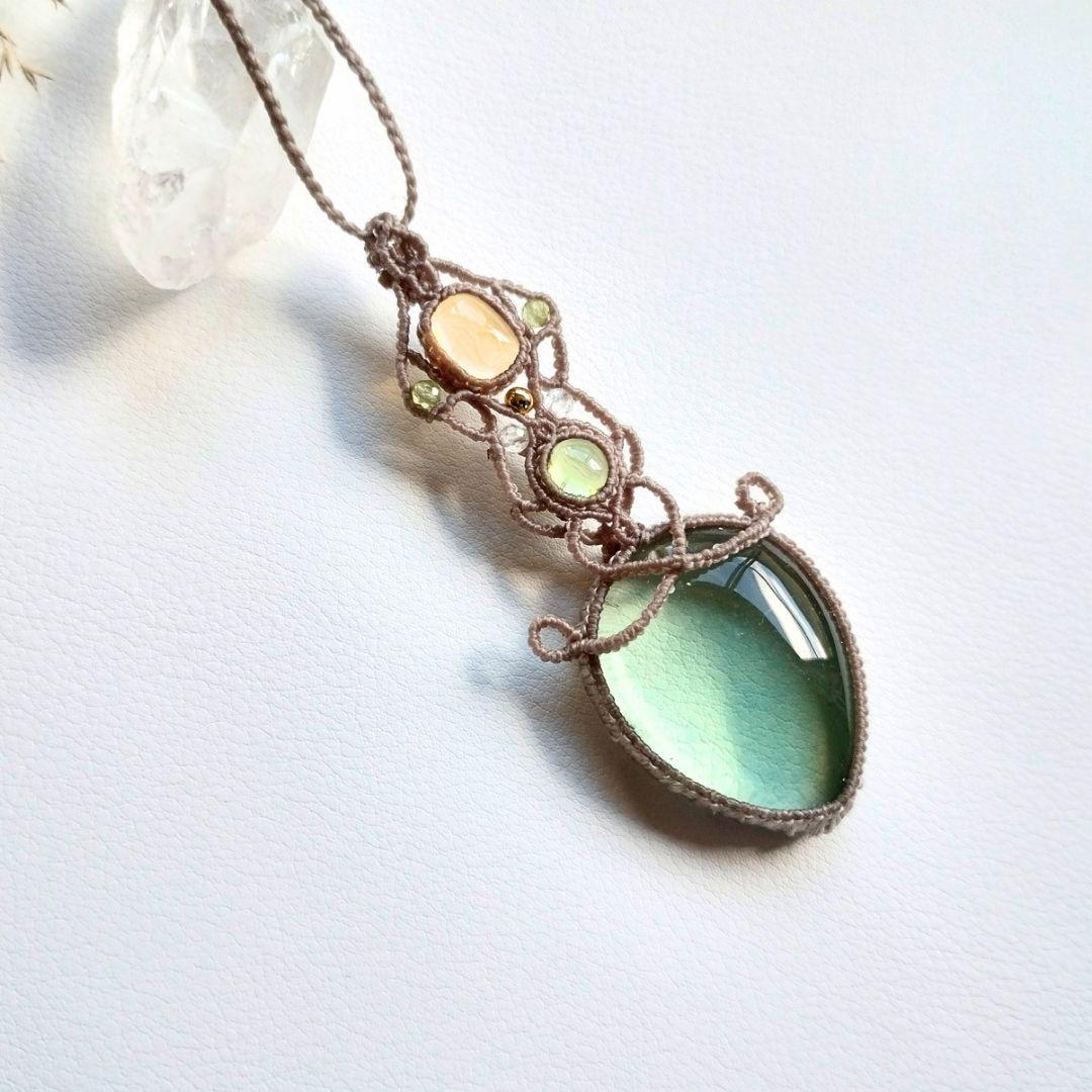 グリーンフローライト＆シトリンのマクラメ編みネックレス　ペンダント　天然石