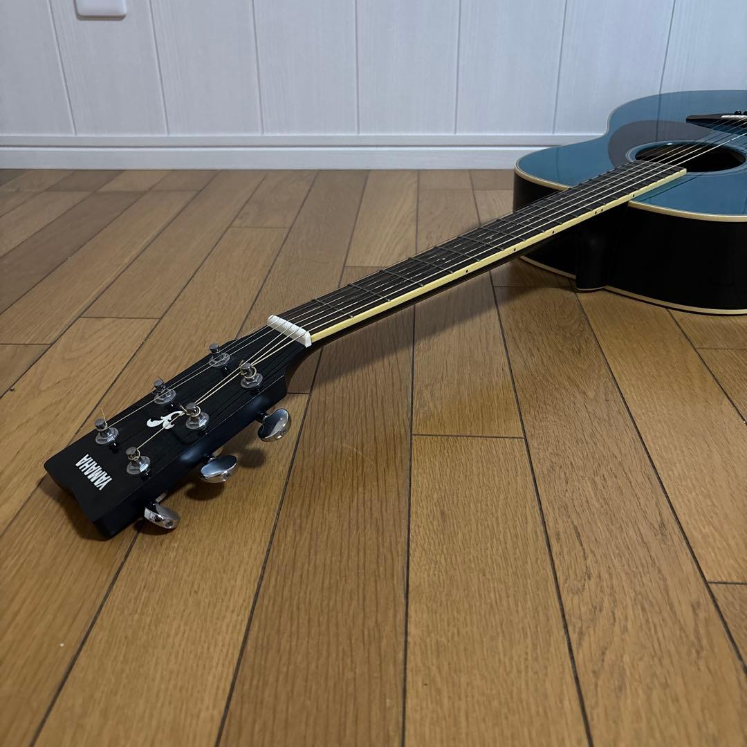 ヤマハ　アコースティックギター FS820 TQ ソフトケース付き