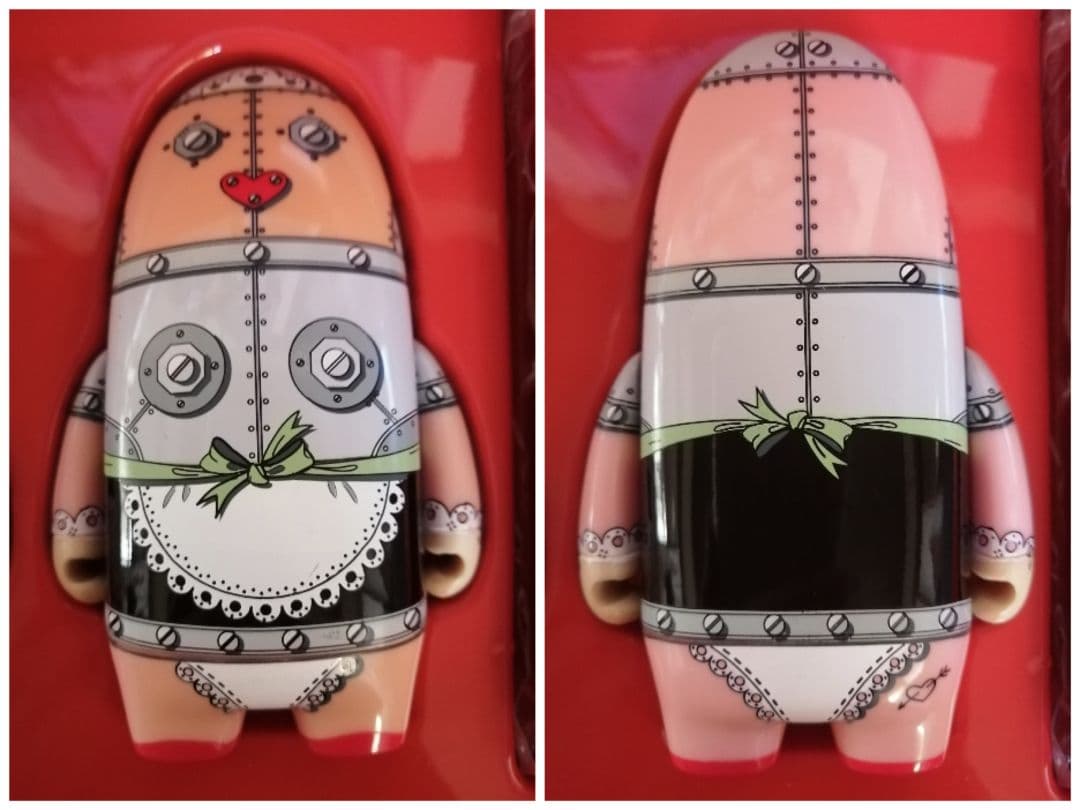 kidrobot　VISIONAIRE V44 RED