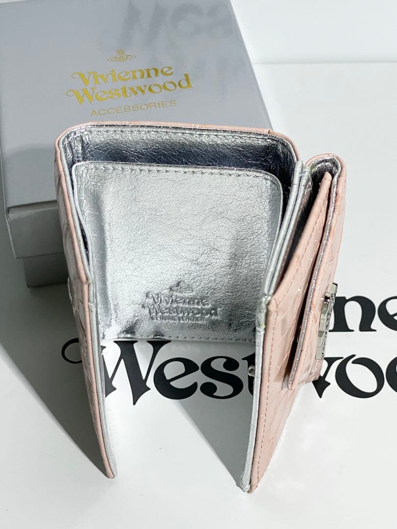 Vivienne Westwoodヴィヴィアン ピンク 三つ折り財布