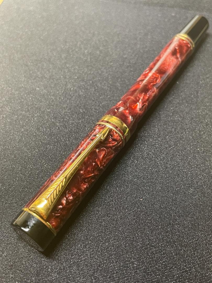 Paker パーカー ディオフォールド センテニアル マーブルレッド万年筆