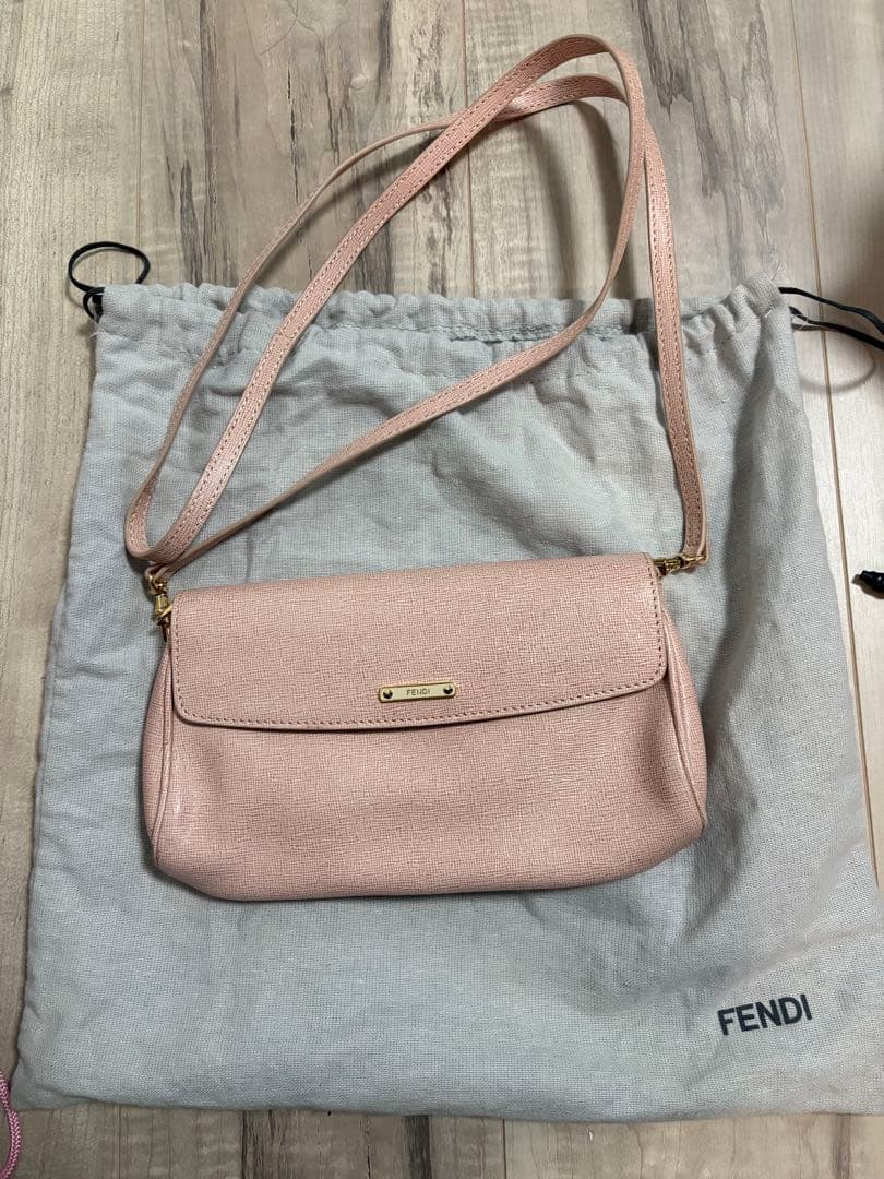 FENDI ピンク ショルダーバッグ