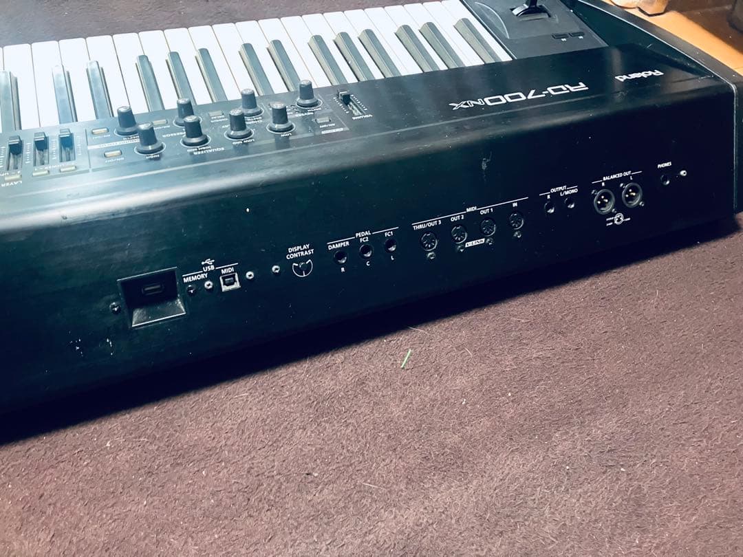 Roland 電子ピアノRD-700NX 最安値　シンセサイザー動作品概ね美品