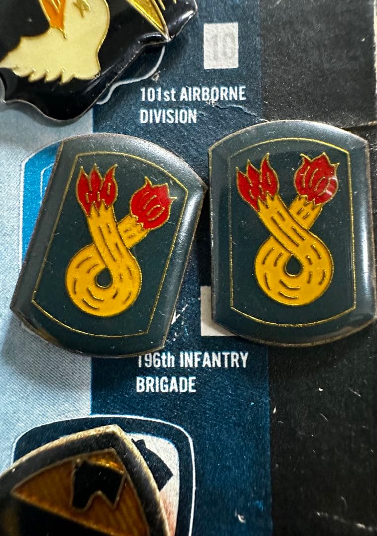 米軍　ベトナム派遣部隊　ピンバッジ