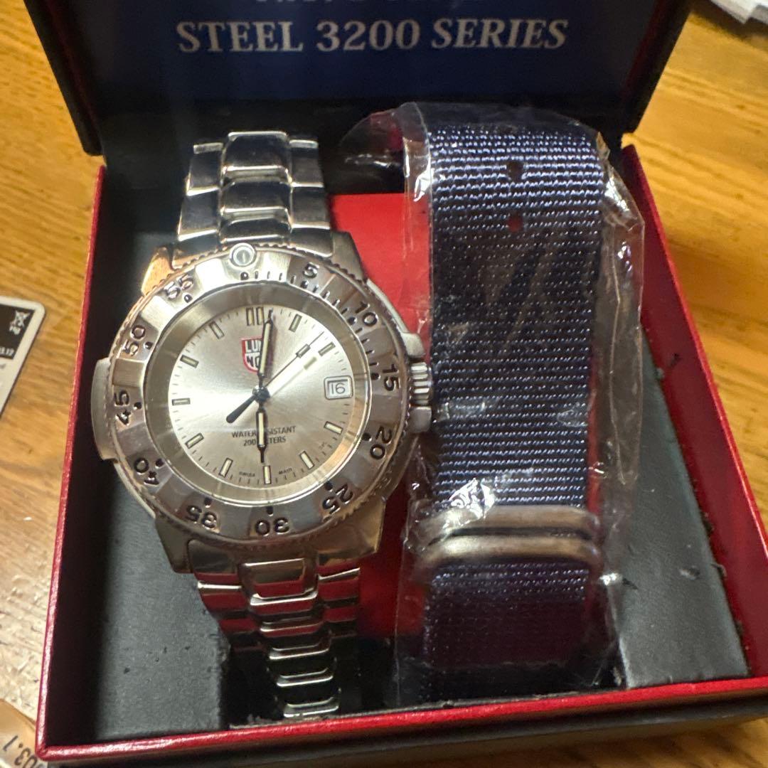 Luminox Navy Seal Steel 3200 Series (箱難)