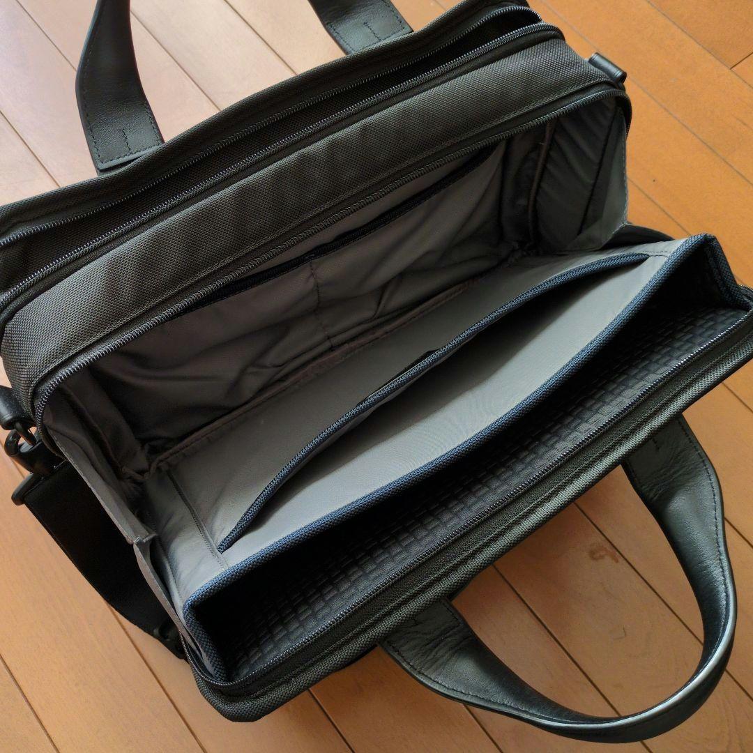 TUMI エクスパンダブル ビジネスバッグ ブラック