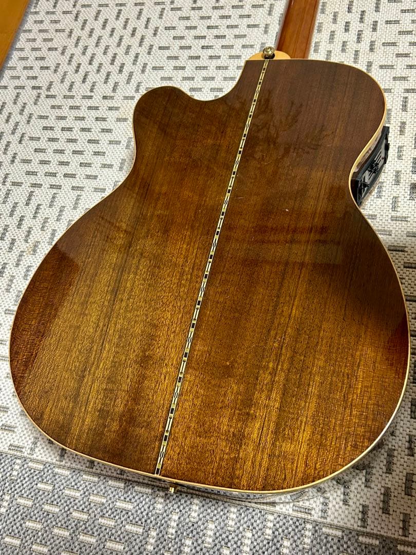 GREG BENNETT design SAMICHエレアコ(OM-15CE)