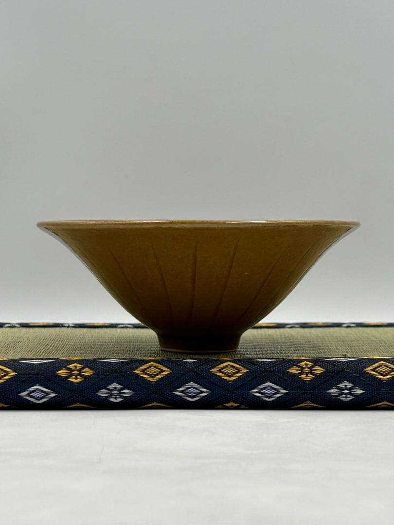★0062宋時代　耀州窯 黄釉唐草紋碗 盃 陰刻 ★天目茶碗 茶道具 茶器