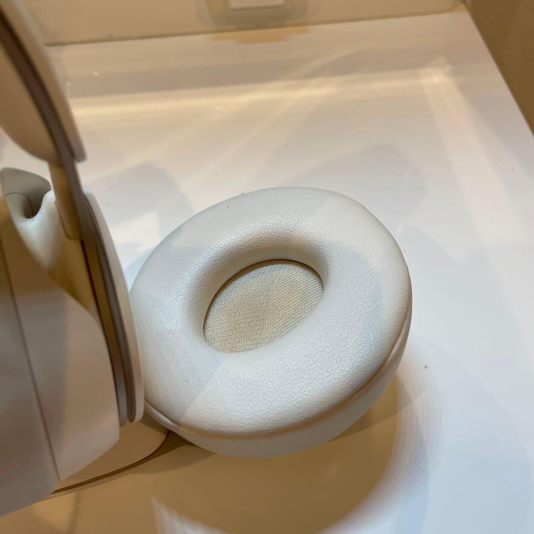 Beats Solo Pro Wireless ノイズキャンセリングヘッドホン