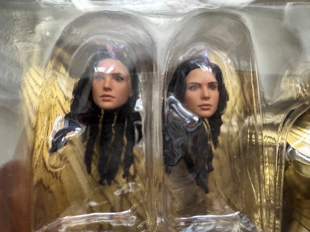 MAFEX WW84 ワンダーウーマン (Golden Armor Ver.)