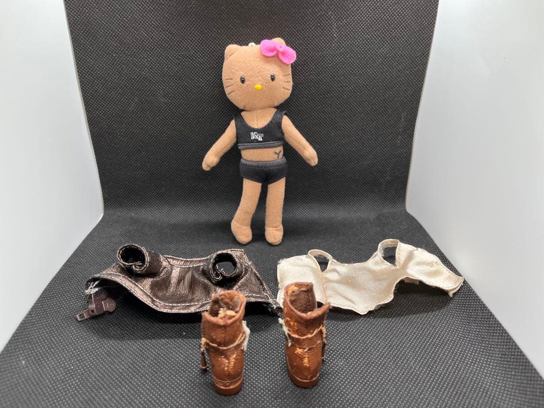 ハローキティ　ドレスアップコレクション　日焼け　ガングロ　ギャル　レトロ