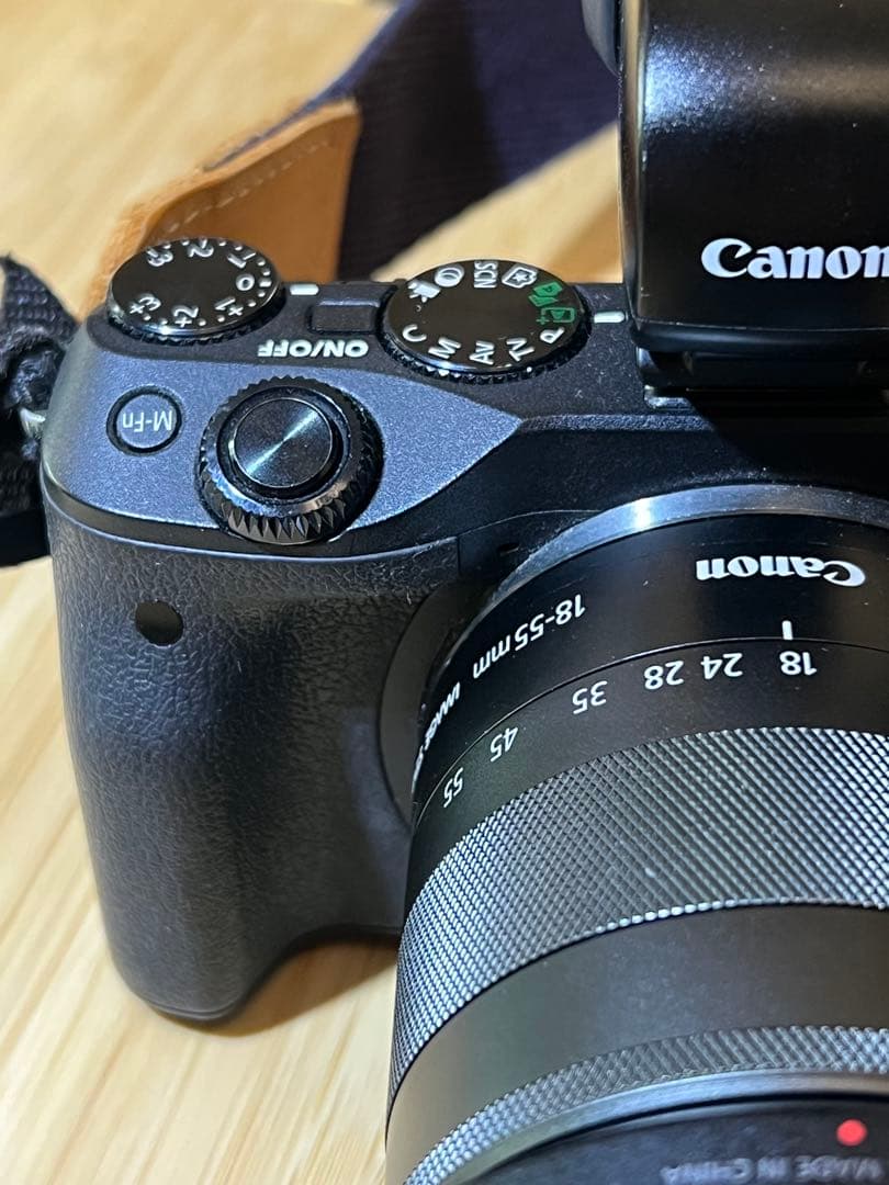 Canon EOS M3 ダブルレンズ、超広角レンズ、電子ビューファインダー付き