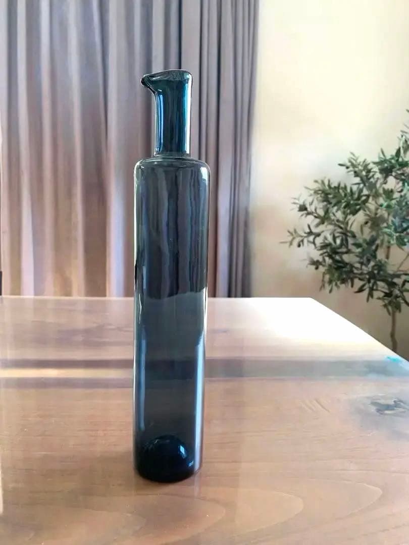 北欧ビンテージナニー・スティル　コリステプッロ　リーヒマエンラシ　ガラスボトル