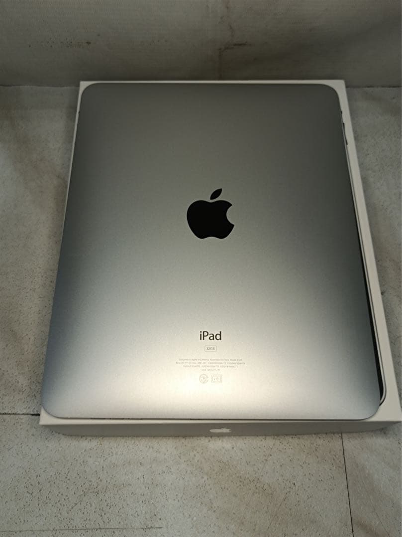 八6337【未使用品】Apple iPad 第1世代　32GB A1219