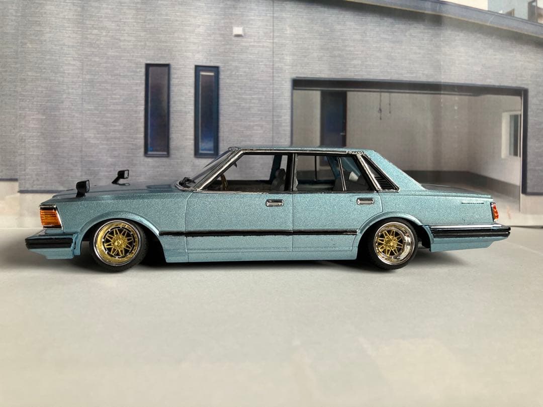 プラモデル完成品　アオシマ1/24 ニッサン430セドリック改造品