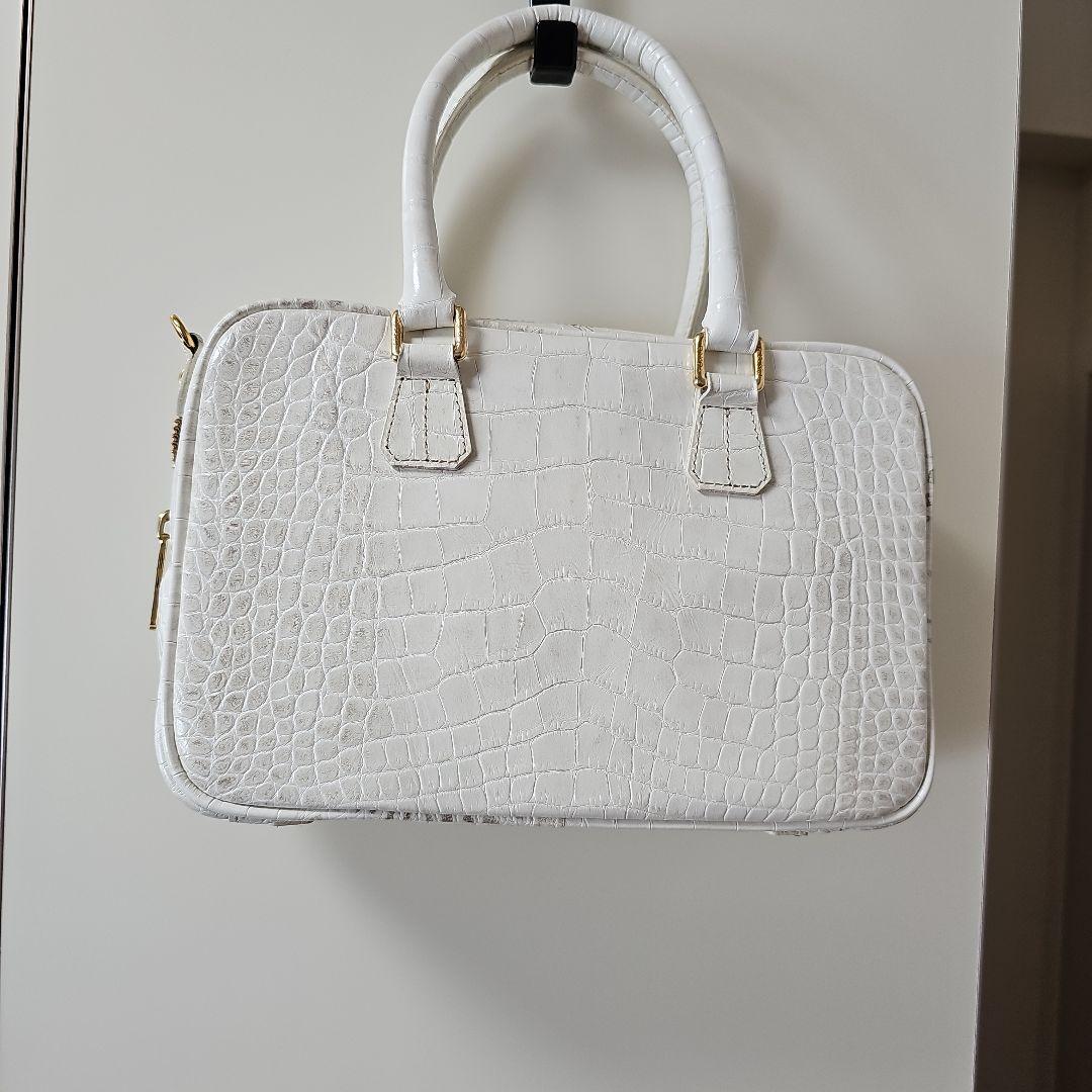 A.D.M.J. クロコダイル風ハンドバッグ ホワイト