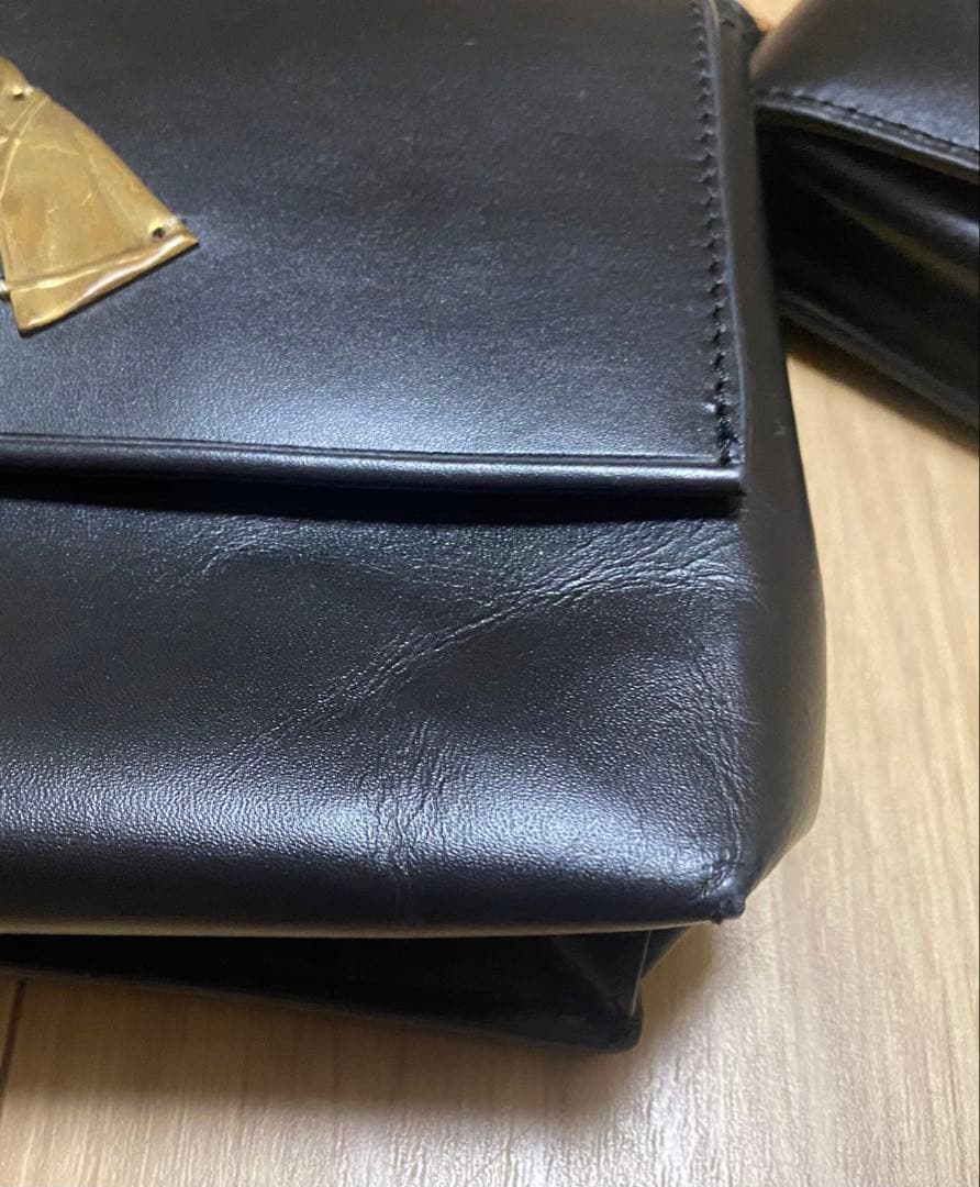 イアパピヨネ　レザー　ミニショルダー　ホース モチーフ　馬　ブラック　チャーム付