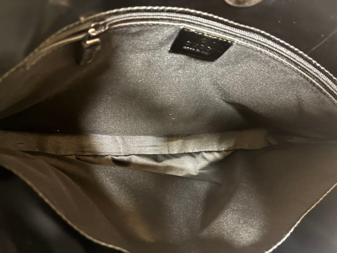 GUCCI GGパターン ブラックショルダーバッグ