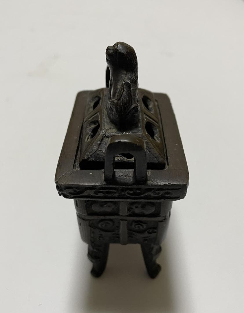 古銅　向獅子香炉　古紋様の彫刻　古美術品　仏具　アンティーク　インテリア・置物