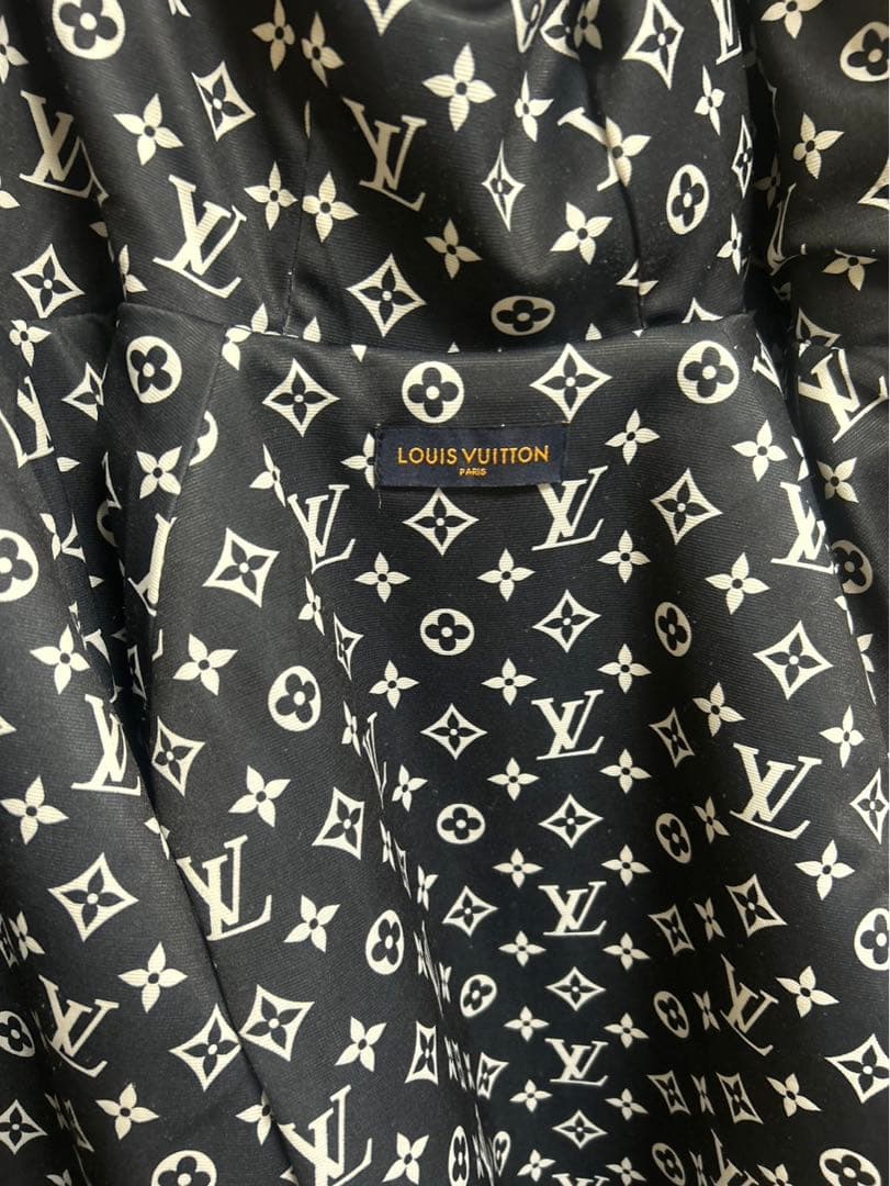 Louis Vuitton パーカー　Black モノグラム　サイズL