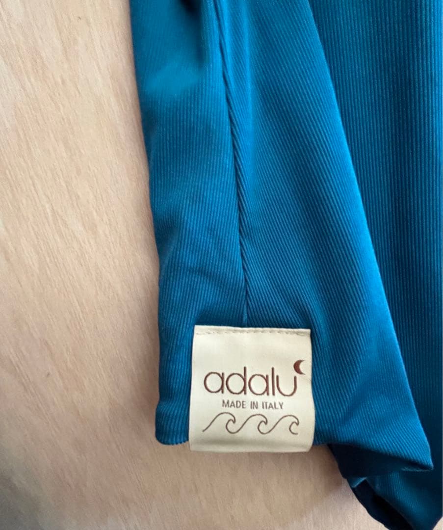 新品未使用品アダルadaluワンピース水着