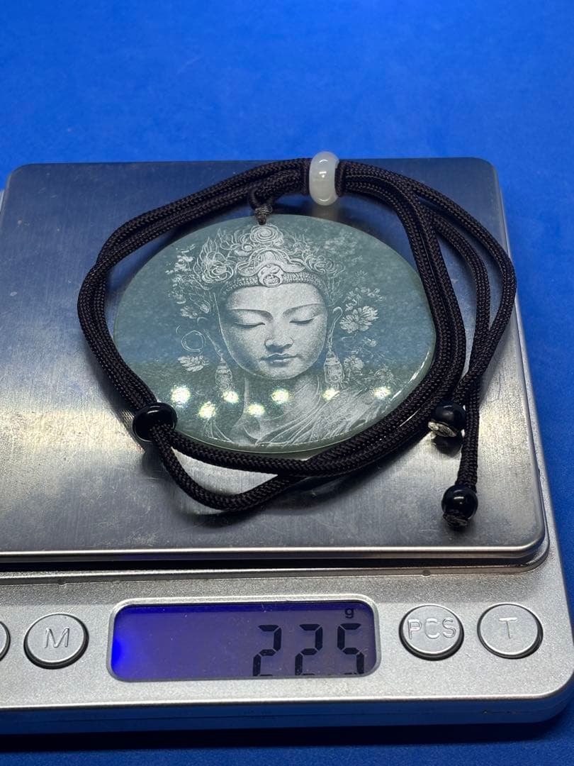 希少品 天然翡翠A貨 観音像 両面彫刻 ペンダント直径58mm鑑定書付き4797