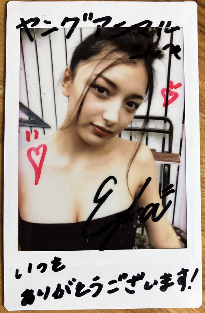 エリカ Erika 抽プレ 直筆サイン入り チェキ 当選通知付き 水着 写真