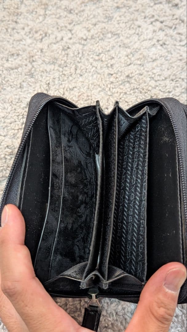 【ゆーゆーゆ  】PRADA Wファスナー 財布 ブラック