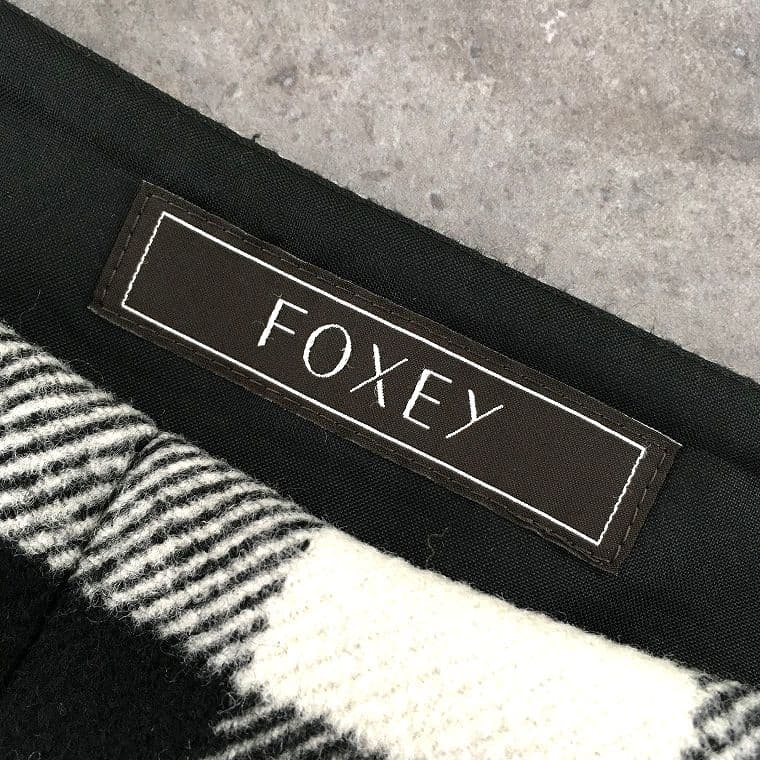 送料込み！ 極美品 FOXEY スカート 40 日本製 477